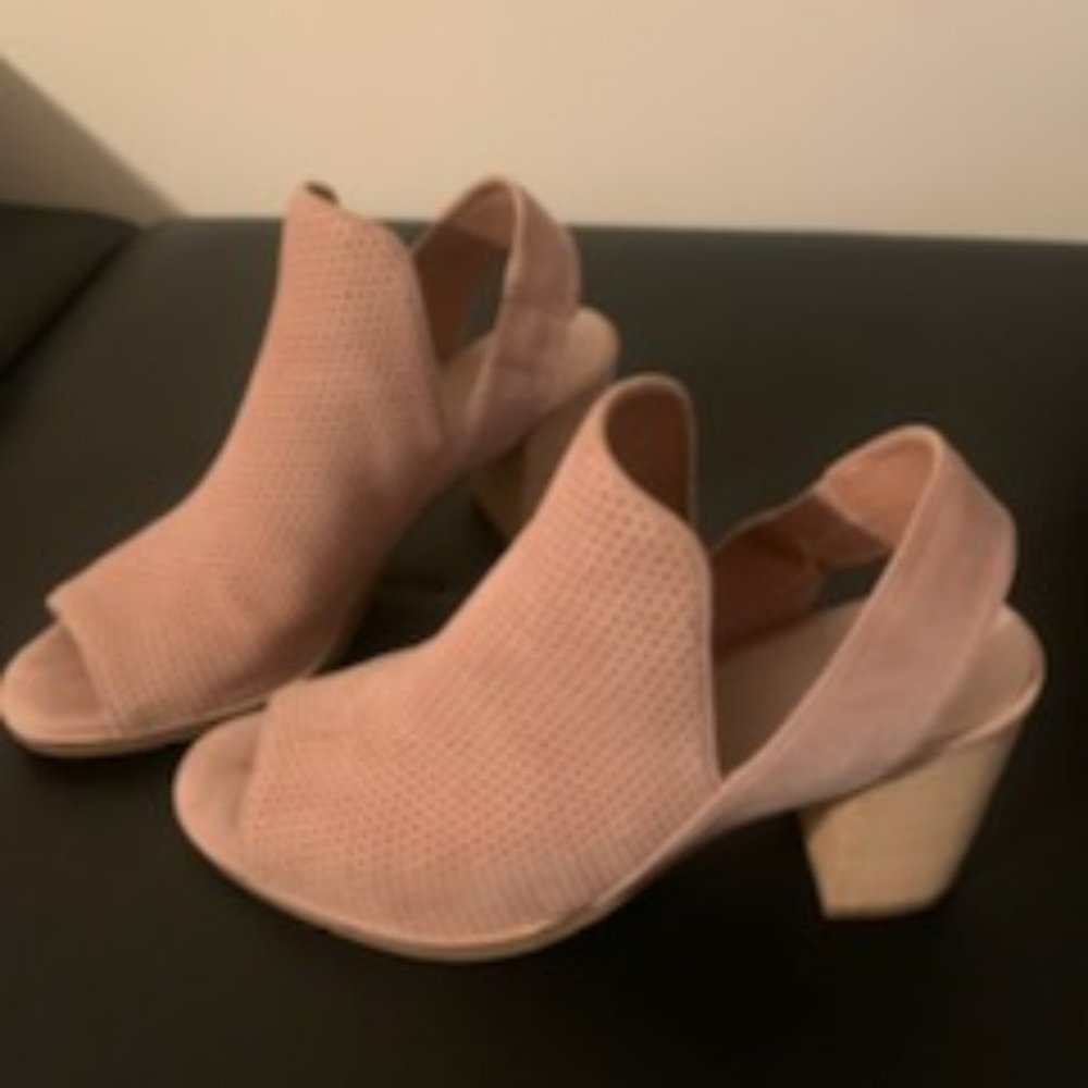Cole Haan size 9 - light pink open toe booties